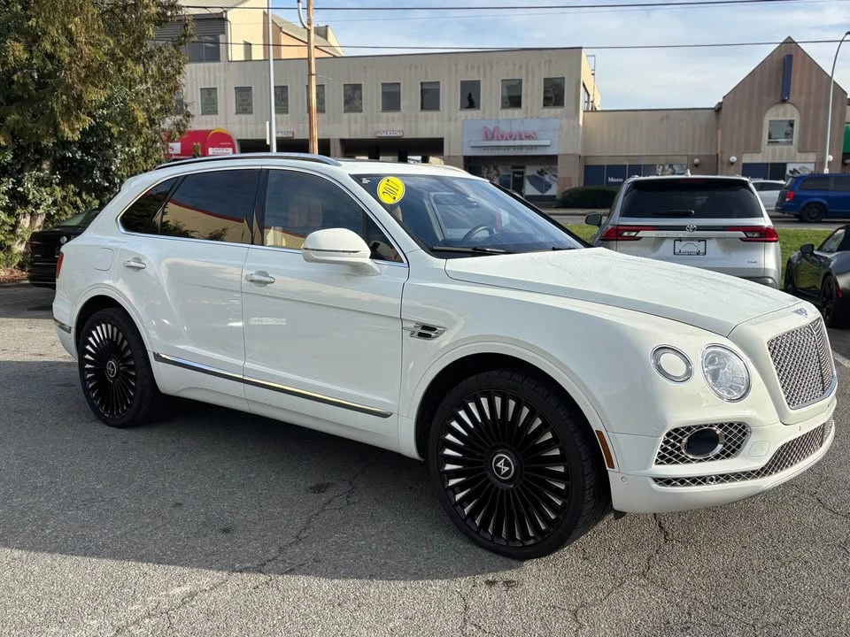 2017 Bentley Bentayga - Image 3 of 11