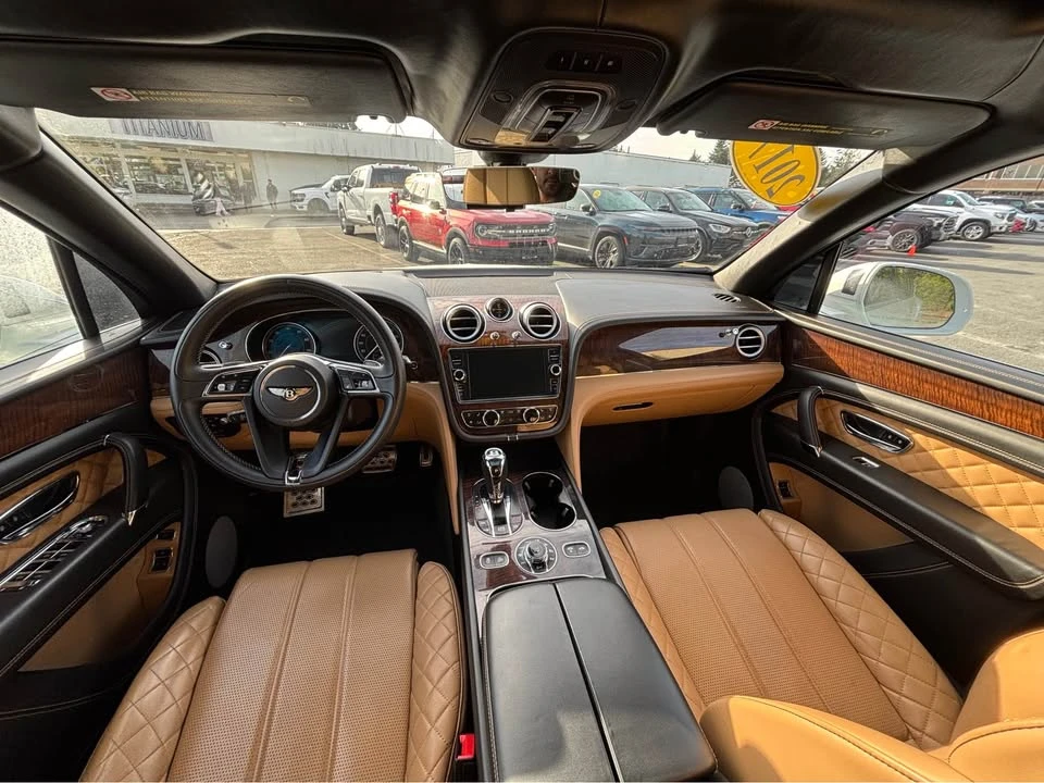 2017 Bentley Bentayga - Image 7 of 11