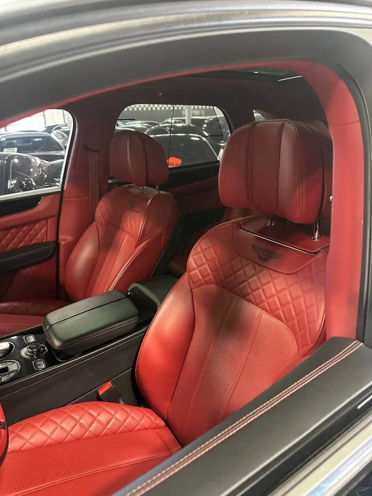 2017 Bentley Bentayga - Image 7 of 7