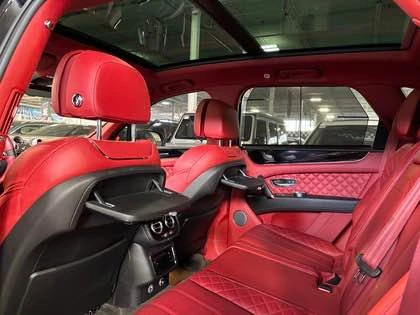 2017 Bentley Bentayga - Image 10 of 12