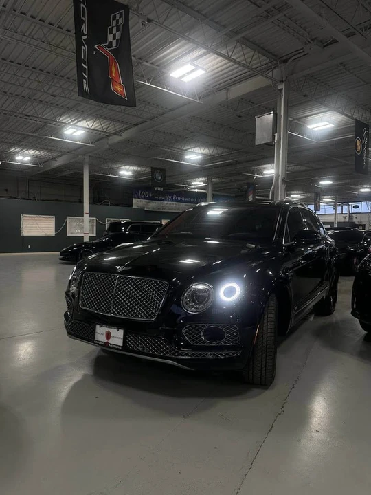 2017 Bentley Bentayga - Image 3 of 7