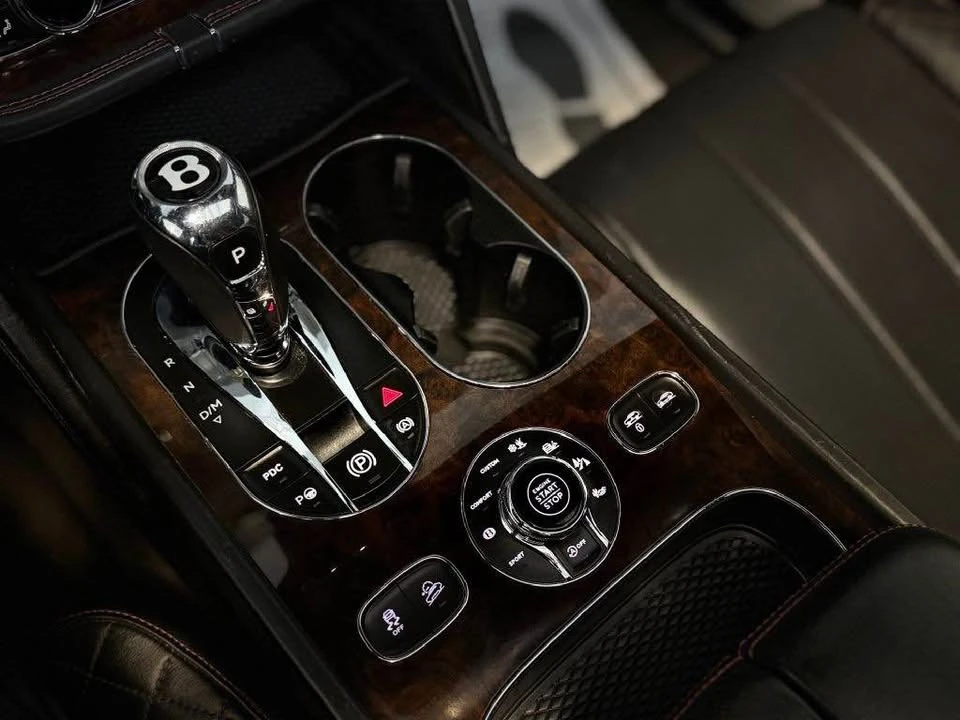 2017 Bentley Bentayga - Image 13 of 16