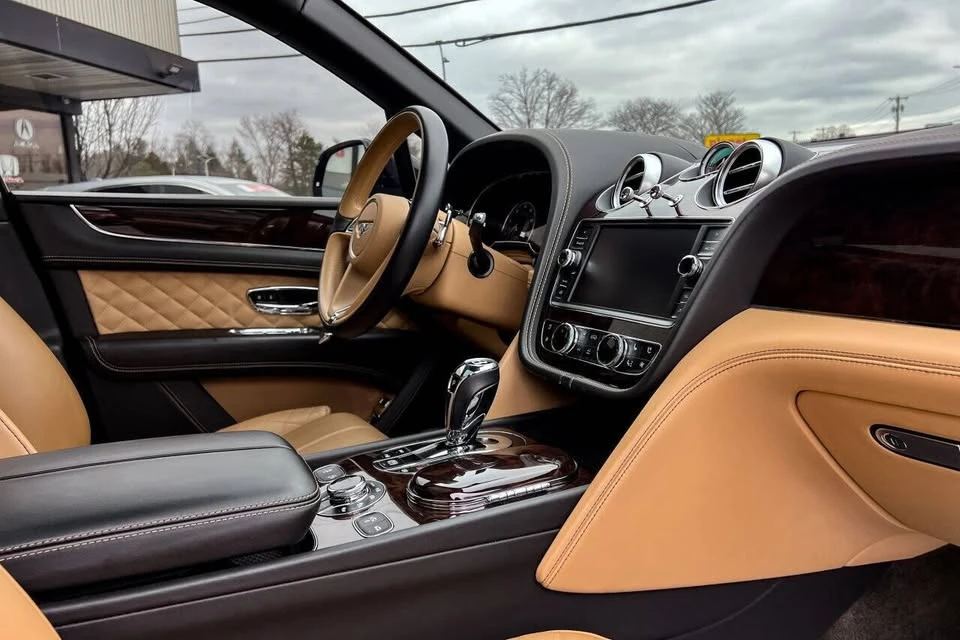 2017 Bentley Bentayga - Image 12 of 20