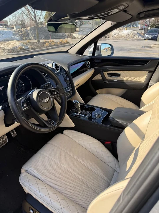 2017 Bentley Bentayga - Image 2 of 8