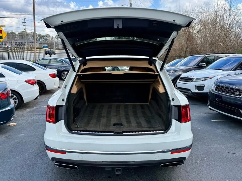 2017 Bentley Bentayga - Image 11 of 18