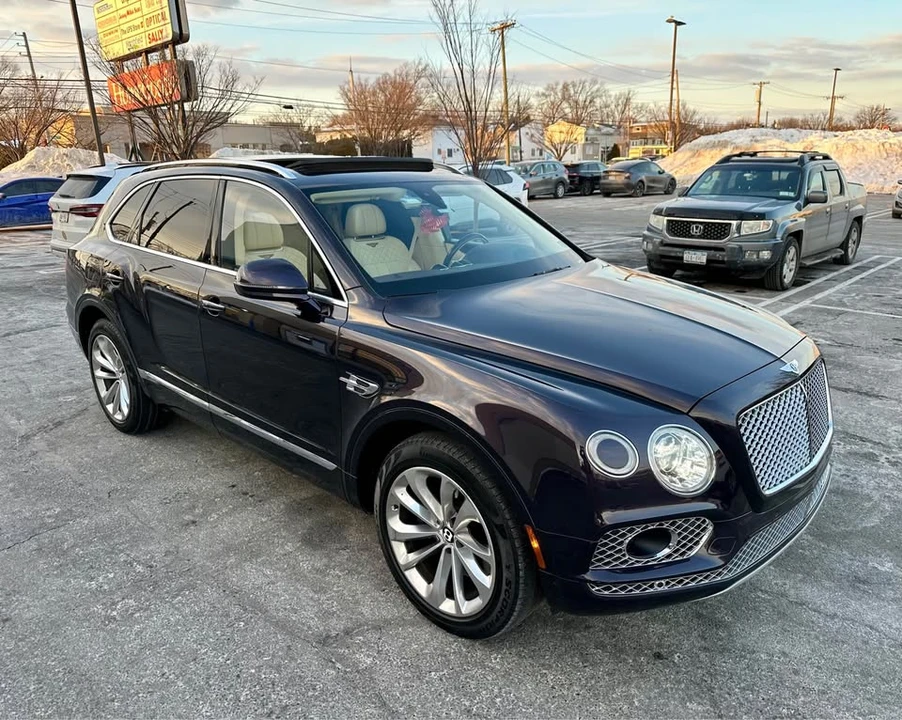 2017 Bentley Bentayga - Image 4 of 10