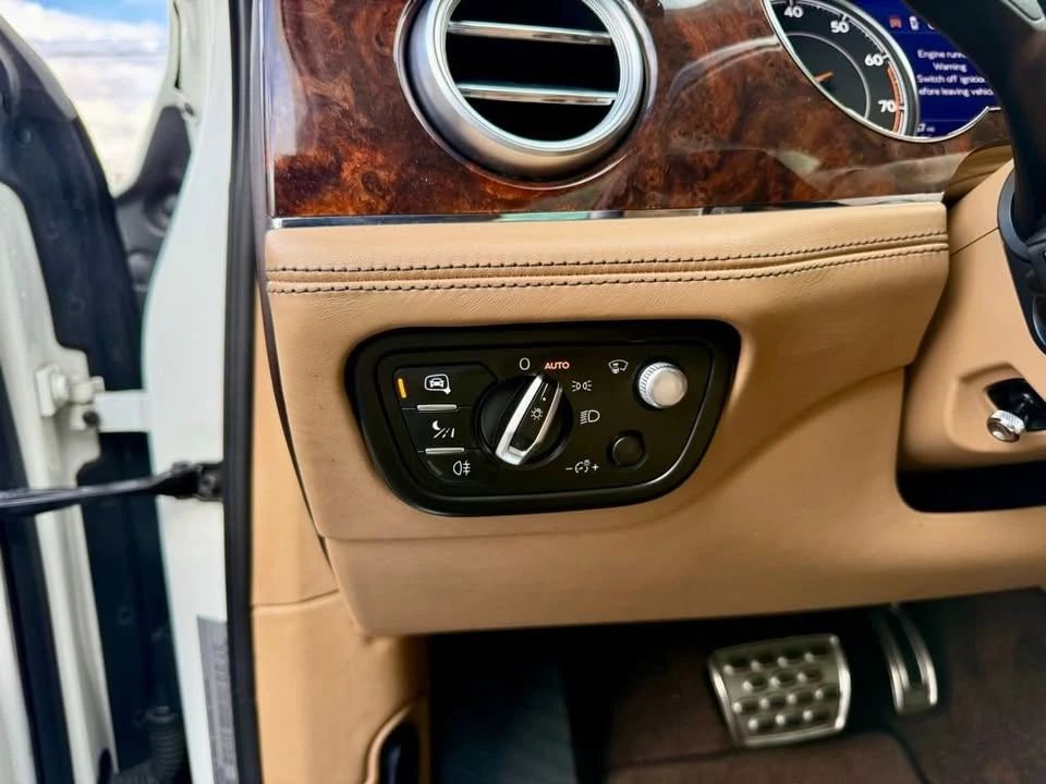 2017 Bentley Bentayga - Image 14 of 18