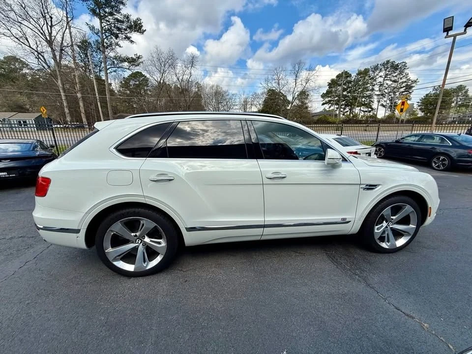 2017 Bentley Bentayga - Image 7 of 18