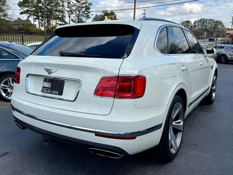 2017 Bentley Bentayga - Image 8 of 18
