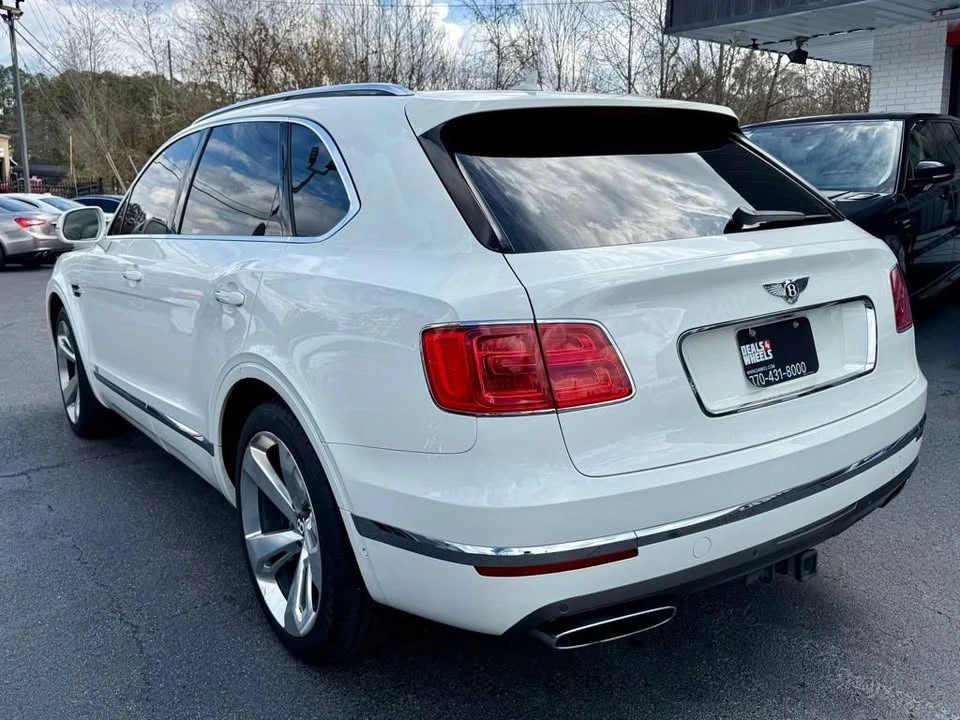 2017 Bentley Bentayga - Image 10 of 18