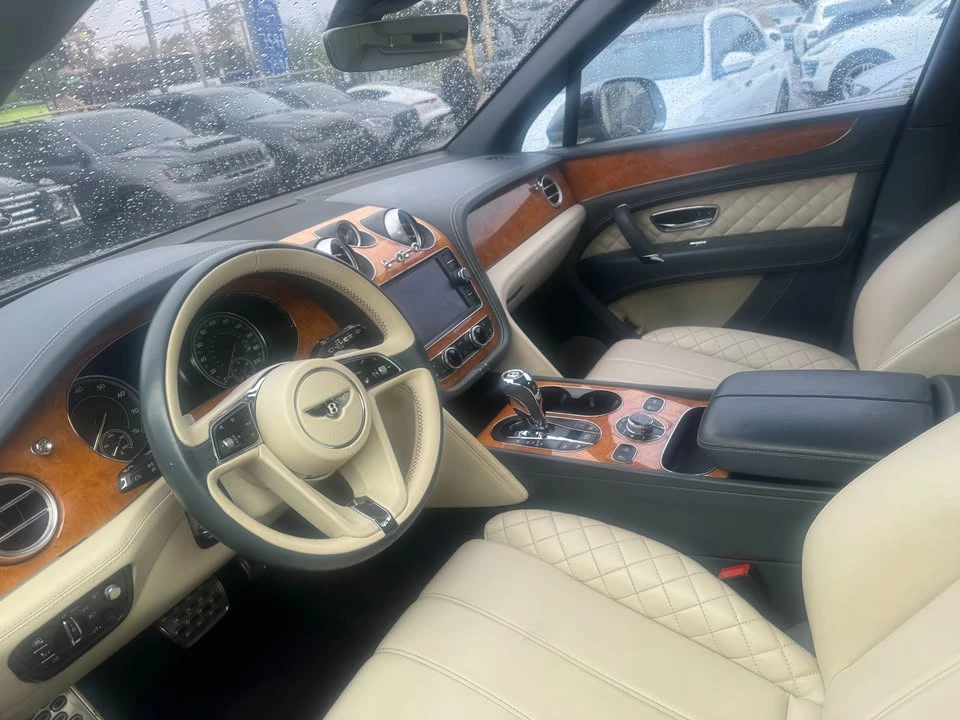 2017 Bentley Bentayga - Image 2 of 4