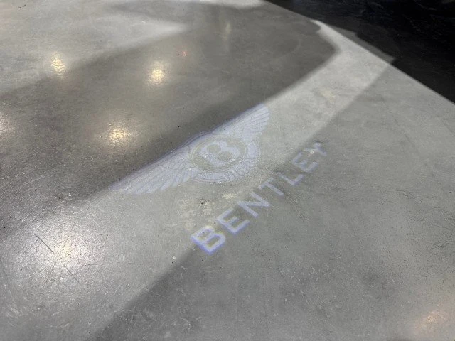 2017 Bentley Bentayga - Image 18 of 20