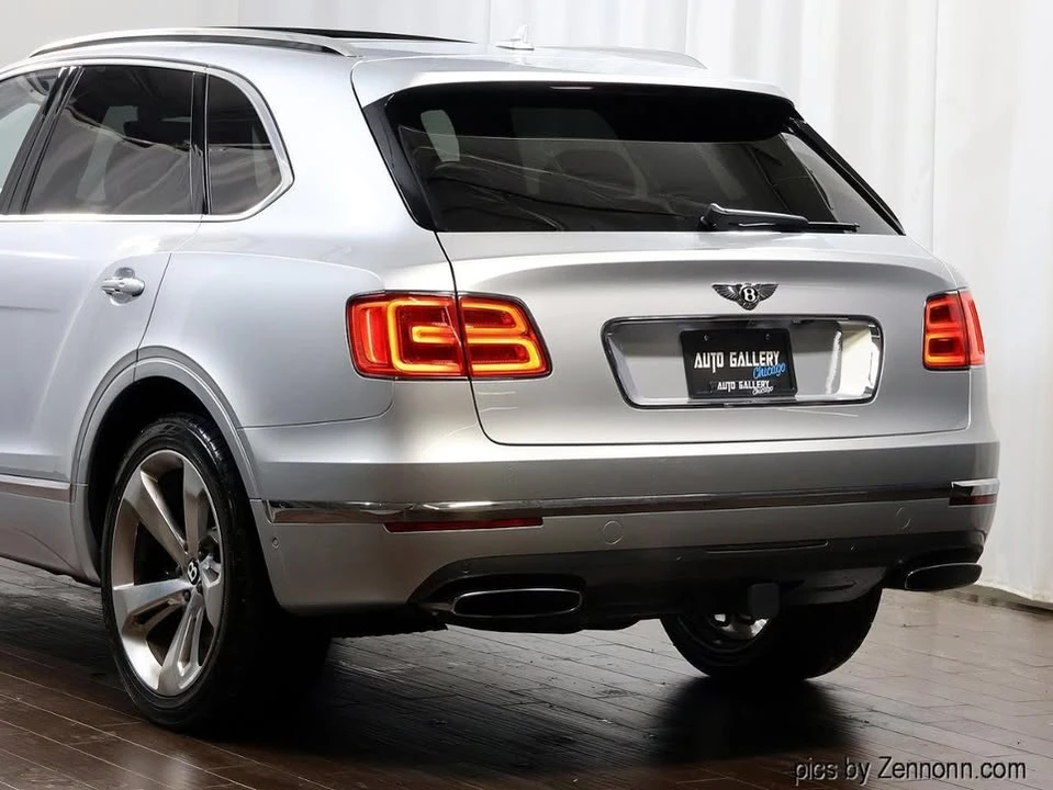 2017 Bentley Bentayga - Image 9 of 20