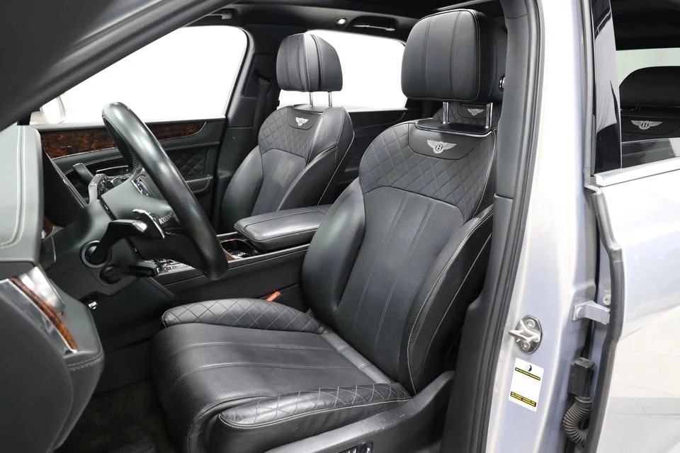 2017 Bentley Bentayga - Image 18 of 20