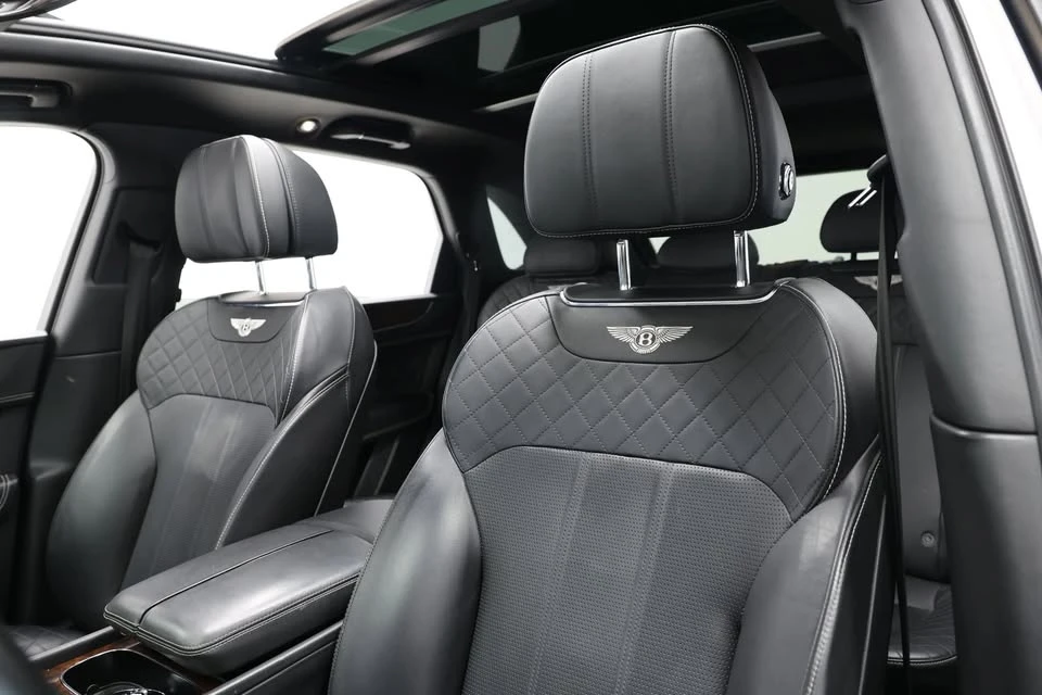 2017 Bentley Bentayga - Image 19 of 20