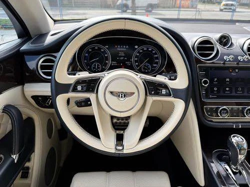 2017 Bentley Bentayga - Image 5 of 5