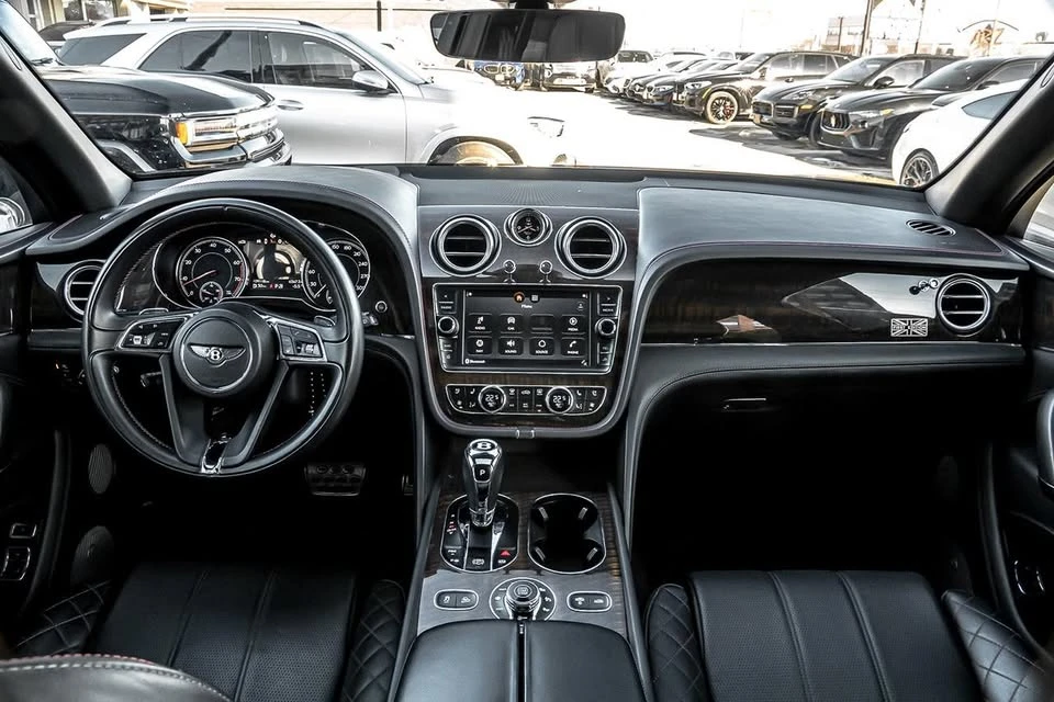 2017 Bentley Bentayga - Image 18 of 20