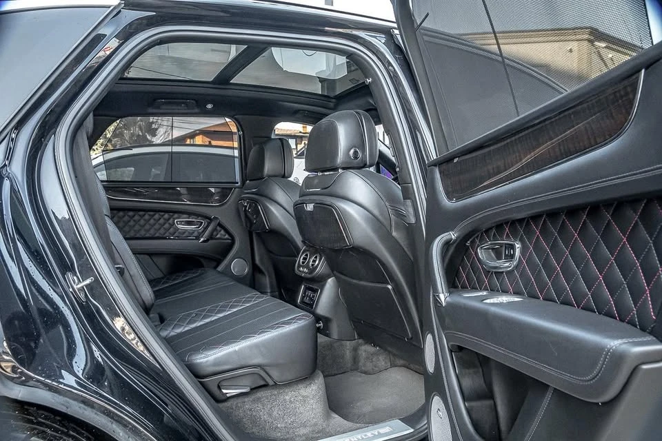 2017 Bentley Bentayga - Image 15 of 20
