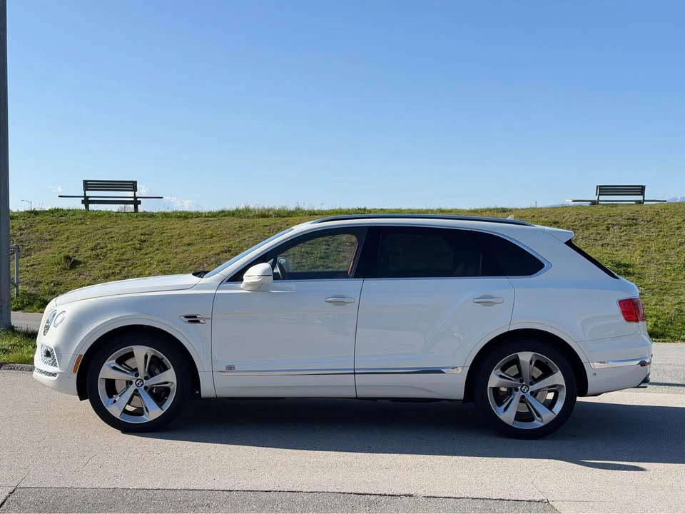 2017 Bentley Bentayga - Image 8 of 20