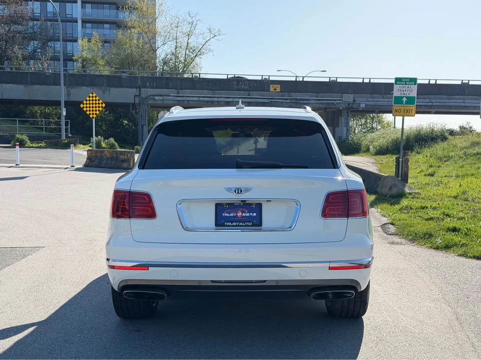 2017 Bentley Bentayga - Image 6 of 20