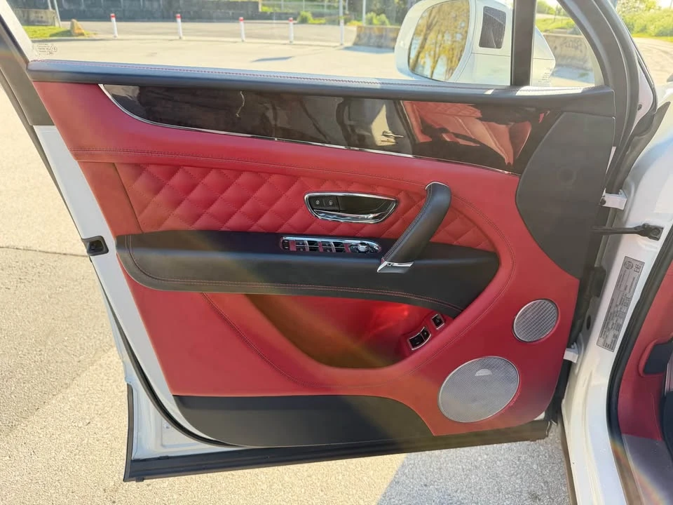 2017 Bentley Bentayga - Image 10 of 20