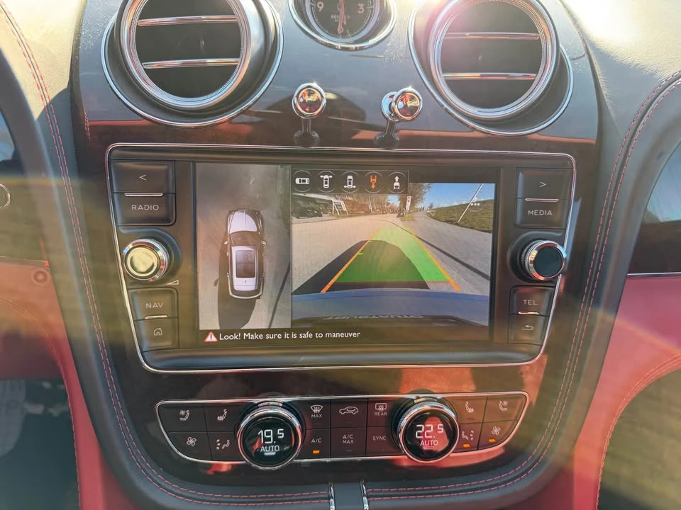 2017 Bentley Bentayga - Image 19 of 20