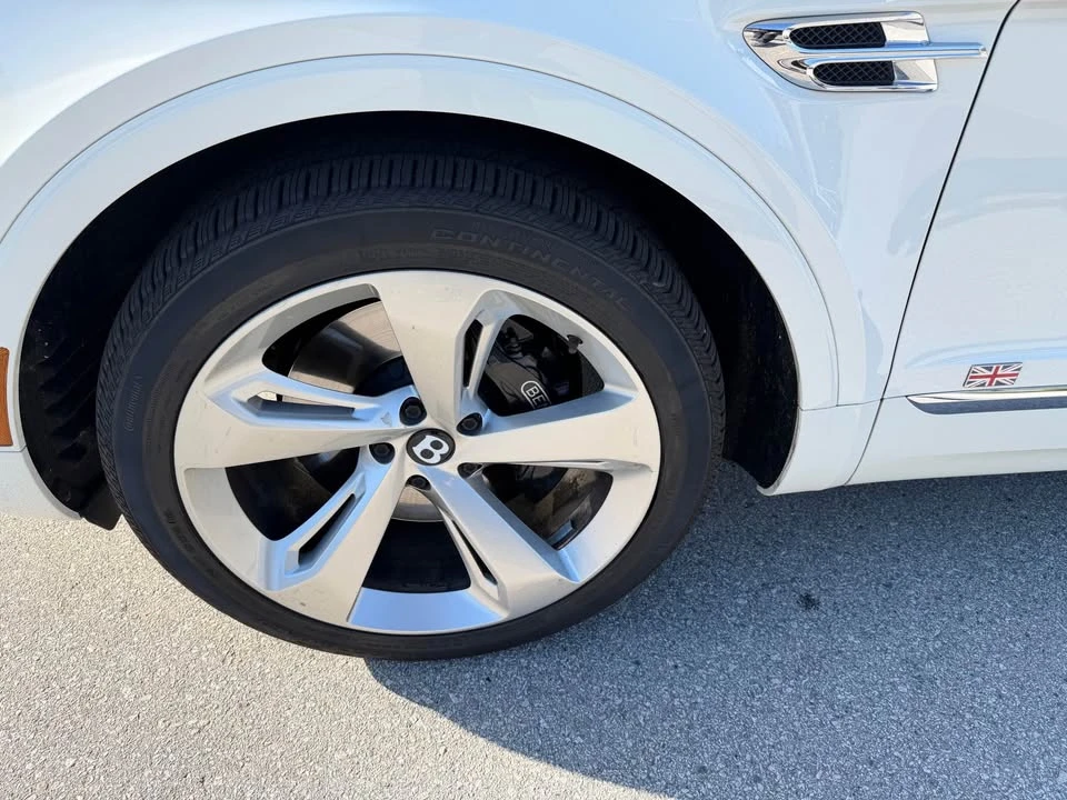 2017 Bentley Bentayga - Image 9 of 20