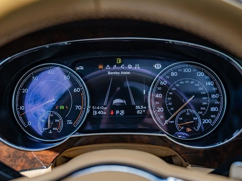 2017 Bentley Bentayga - Image 8 of 8