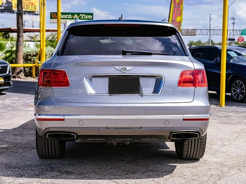 2017 Bentley Bentayga - Image 3 of 8