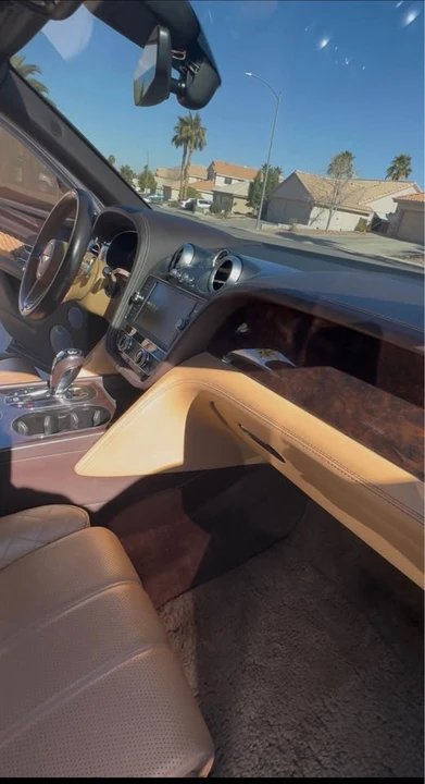 2017 Bentley Bentayga - Image 11 of 18