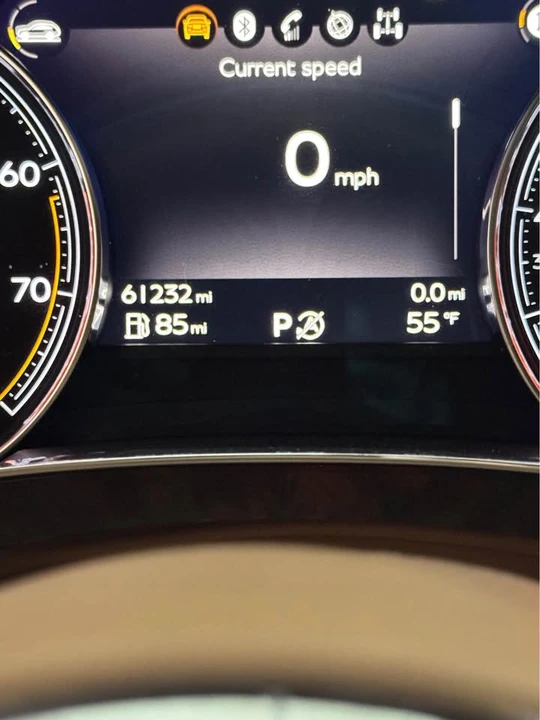 2017 Bentley Bentayga - Image 17 of 18
