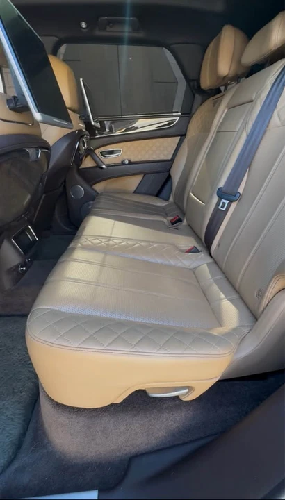 2017 Bentley Bentayga - Image 15 of 18