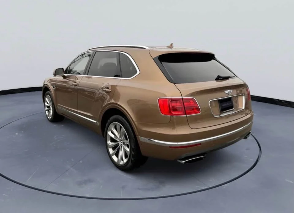 2017 Bentley Bentayga - Image 4 of 9