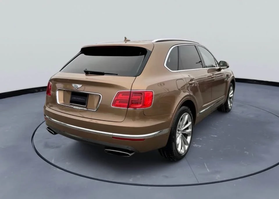 2017 Bentley Bentayga - Image 5 of 9