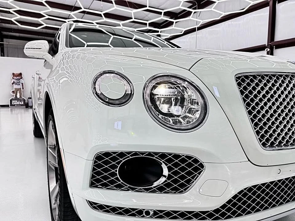2017 Bentley Bentayga - Image 7 of 20