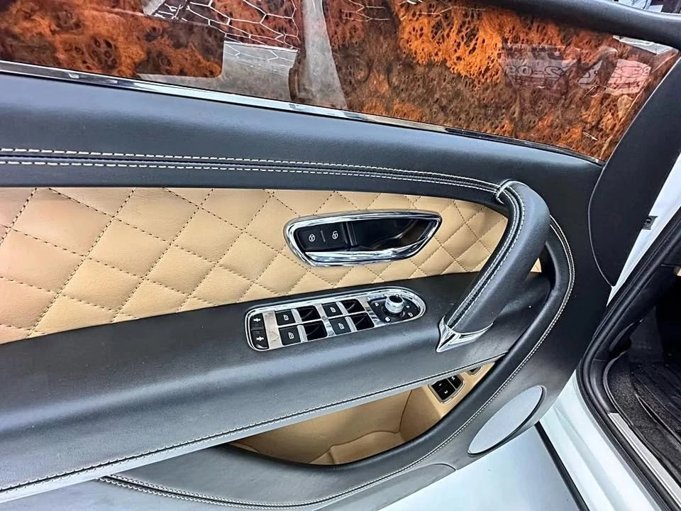 2017 Bentley Bentayga - Image 13 of 20