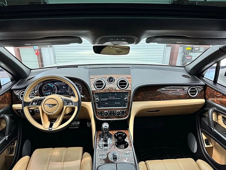 2017 Bentley Bentayga - Image 18 of 20