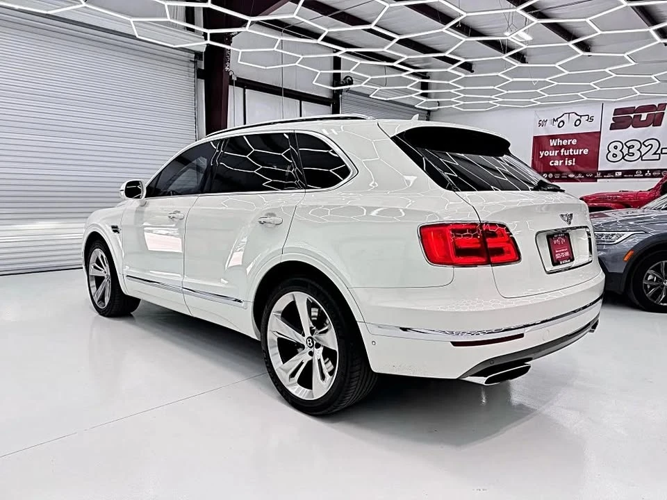 2017 Bentley Bentayga - Image 2 of 20