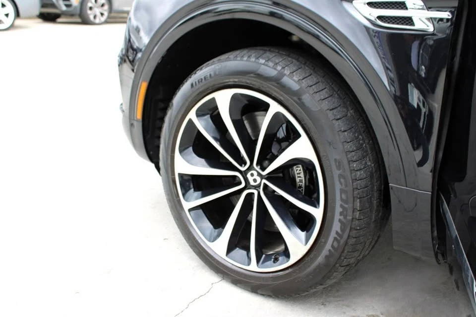 2017 Bentley Bentayga - Image 14 of 19