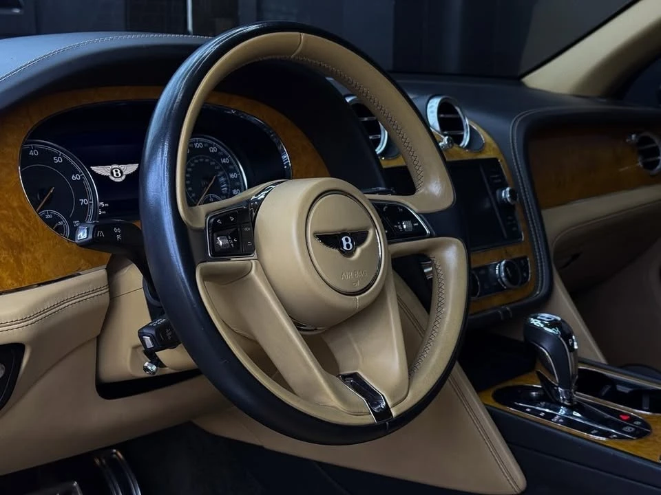 2017 Bentley Bentayga - Image 16 of 20