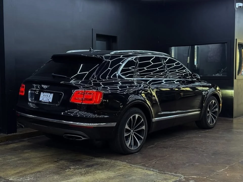 2017 Bentley Bentayga - Image 9 of 20