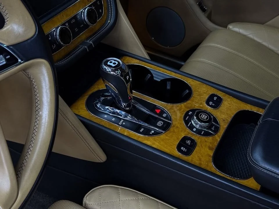 2017 Bentley Bentayga - Image 13 of 20
