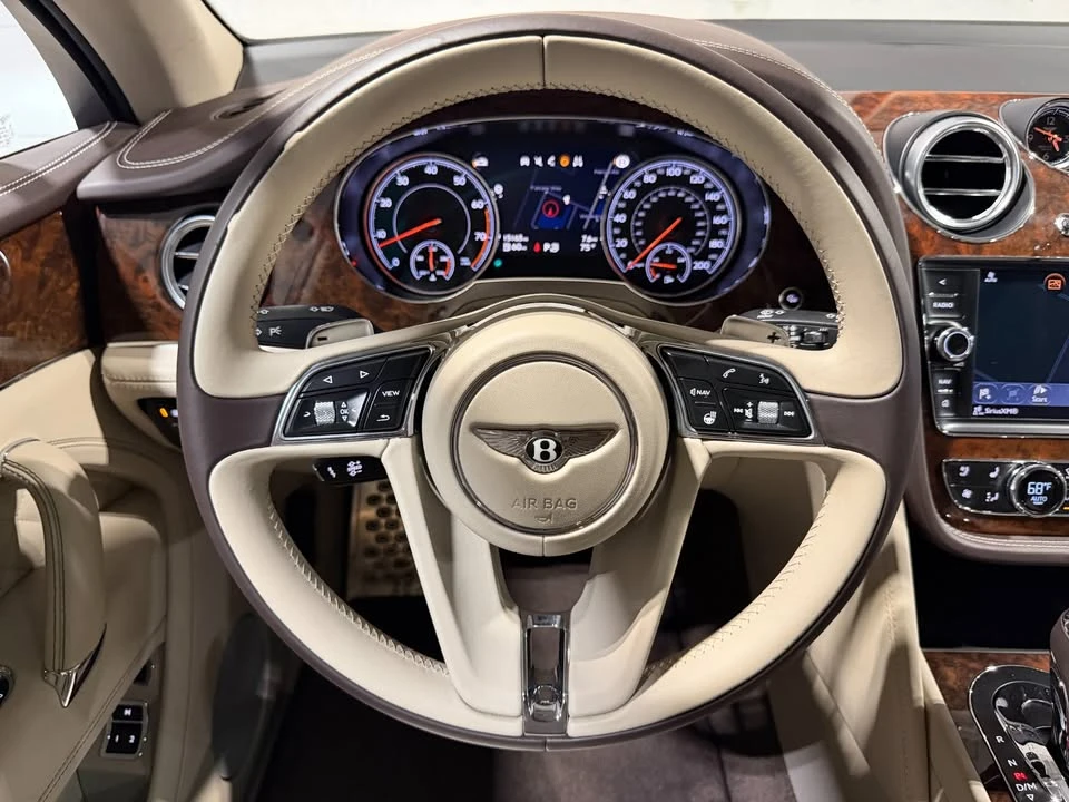 2017 Bentley Bentayga - Image 13 of 19