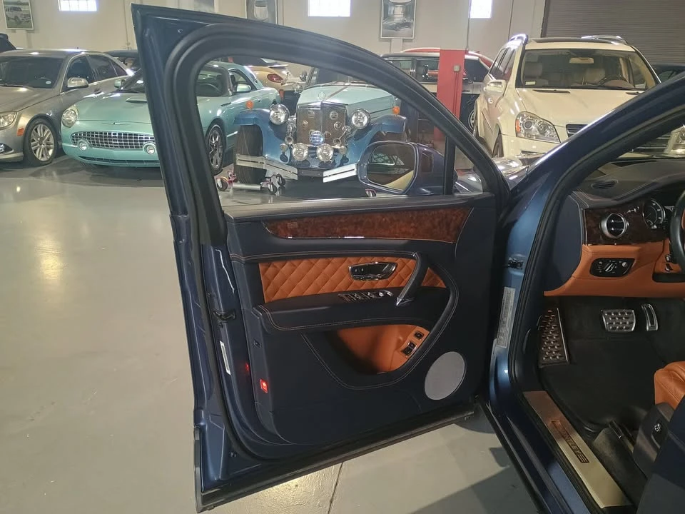 2017 Bentley Bentayga - Image 8 of 20