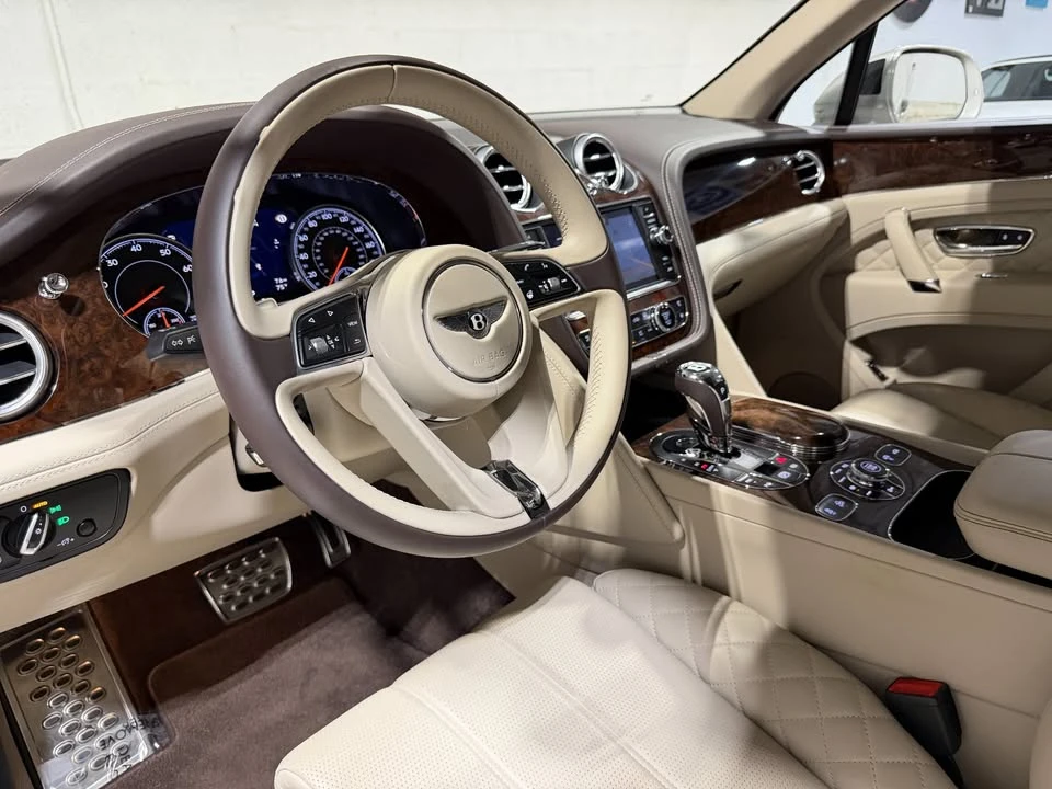 2017 Bentley Bentayga - Image 10 of 19