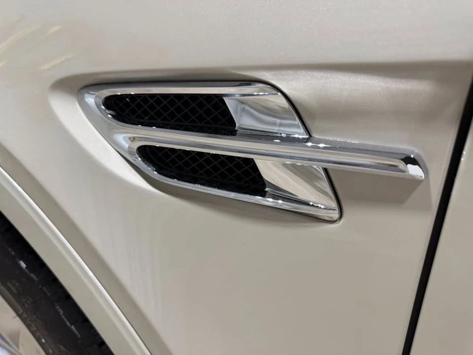 2017 Bentley Bentayga - Image 6 of 19