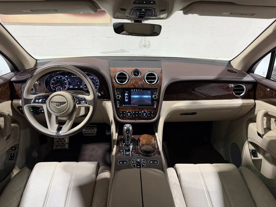 2017 Bentley Bentayga - Image 15 of 19