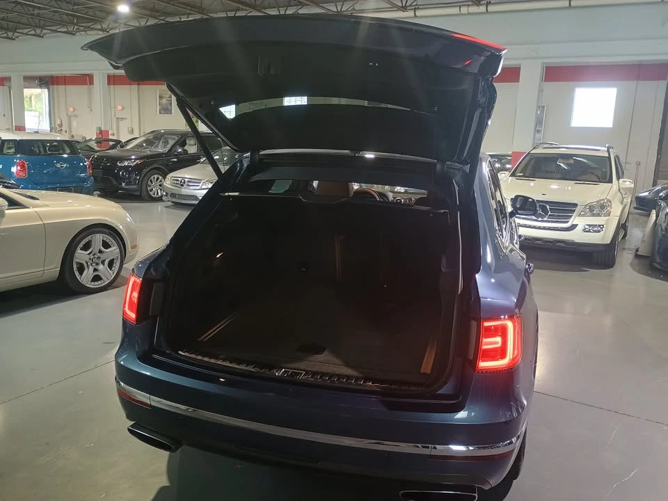 2017 Bentley Bentayga - Image 18 of 20