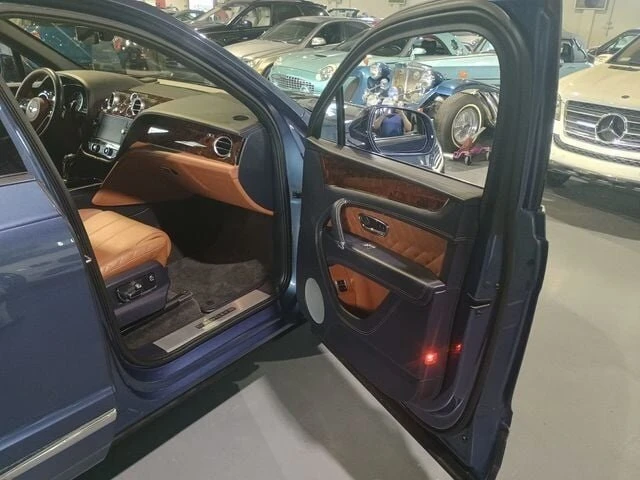 2017 Bentley Bentayga - Image 3 of 20