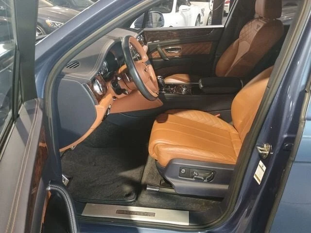 2017 Bentley Bentayga - Image 19 of 20